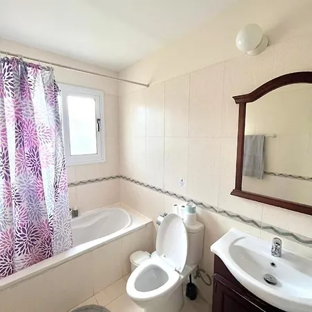 Villa Nissi Golden *