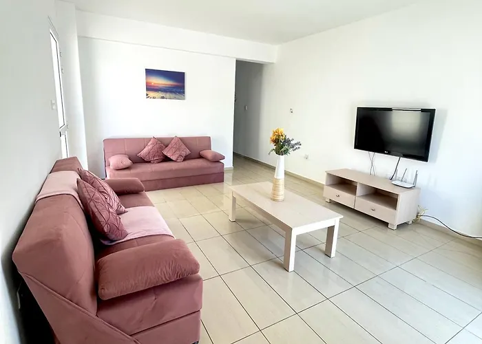 Willa Nissi Golden *